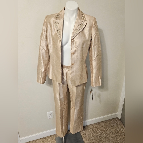 Le Suit 2 Piece Embroidered Jacket and Pants Set Size 6 NWT - Picture 11 of 16